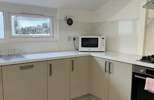 Grangetown House | 3 Bed Retreat Cardiff Free Parking Long Stays and Short Stay