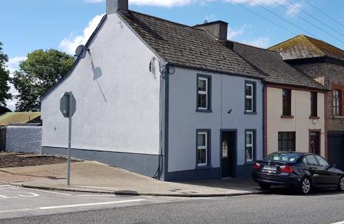 Banagher House | 3 Bed Townhouse - Sleeps 6 - Pet Friendly
