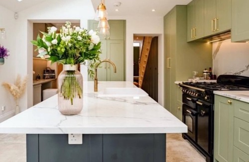 Battersea House | 3 bedroom 3 story House & Garden *BRAND NEW BUILT IN AIR CONDITIONING UNITS*