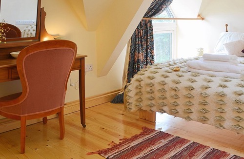 Pont-rug Cottage | 3 bedroom accommodation in Caeathro, Caernarfon