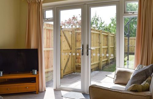 Milford on Sea Cottage | 3 bedroom accommodation in Downton, near Lymington