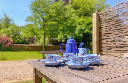 Poulshot Cottage | 3 bedroom accommodation in Poulshot, near Devizes