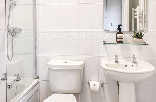 Brundall Cottage | 3 bedroom accommodation in Brundall, Norwich