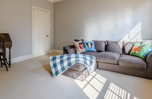 Kennington Cottage | 3 bedroom accommodation in Kennington, London