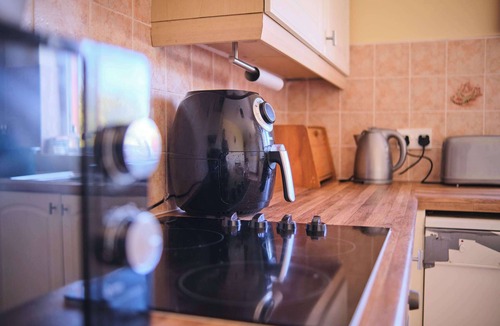 Bundoran House | 3 Bedroom Coastal Retreat by Travel Lets Holiday Homes Bundoran Near Beaches & Surf