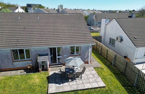 Bundoran House | 3 Bedroom Coastal Retreat by Travel Lets Holiday Homes Bundoran Near Beaches & Surf