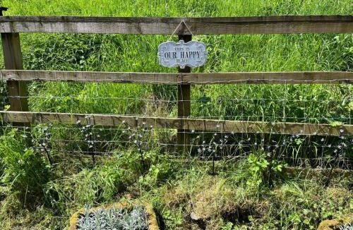 Skipton House | 3 Bedroom Dog Friendly Cottage with Off Lead Field