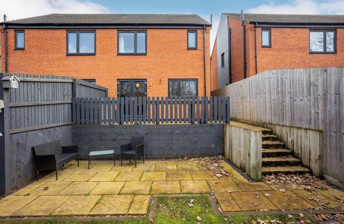 Newark upon Trent House | 3-Bedroom House with driveway for 2 cars