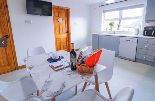 Portrush House | 3 Bedroom Pet free Family Holiday Home in Portrush,