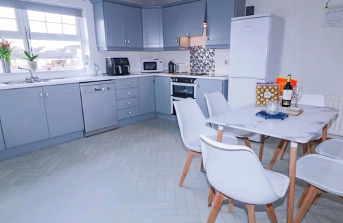 Portrush House | 3 Bedroom Pet free Family Holiday Home in Portrush,
