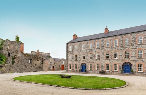 Ennis House | 4 bed historically significant house sleeping 8