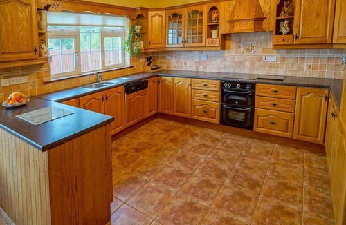 Inch House | 4 Bed in Annascaul (oc-ii08305)