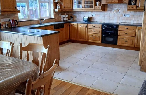 Inch House | 4 Bed in Annascaul (oc-ii08305)
