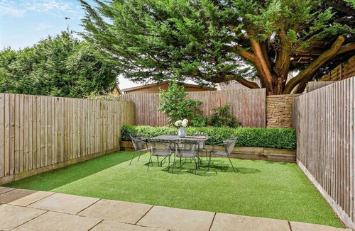 Bourton Cottage | 4 Bed in Cheltenham (oc-62039)
