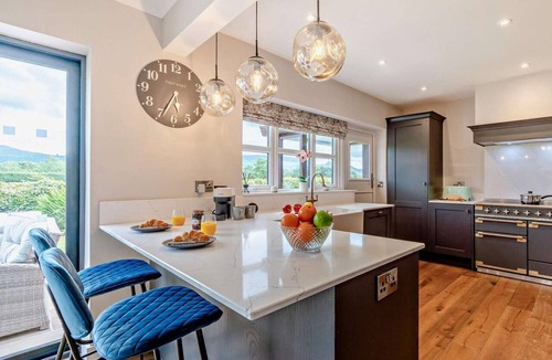 Great Broughton Cottage | 4 Bed in Middlesbrough (oc-96213)