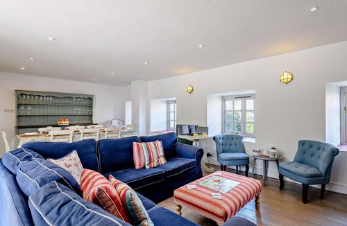 West Lulworth House | 4 Bed in Wareham (oc-dc176)