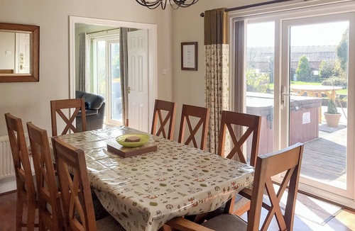 Muston Cottage | 4 bedroom accommodation in Scarborough
