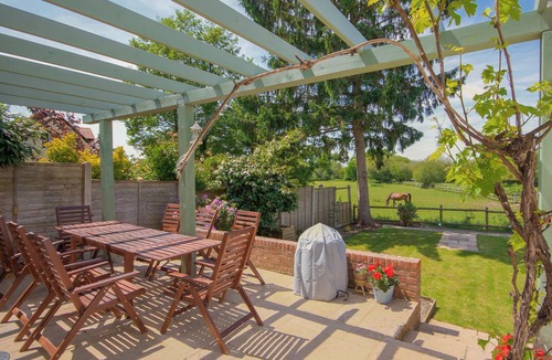 New Forest District Cottage | 4 bedroom accommodation in Woodgreen, near Fordingbridge