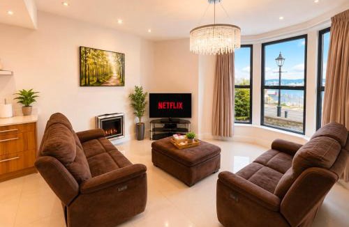 Penarth House | 4 Bedroom Cardiff Bay View House