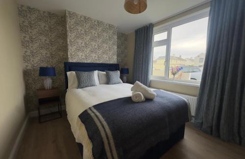 Saint Athan House | 4 Bedroom Home St Athan Contractors Wifi & Parking