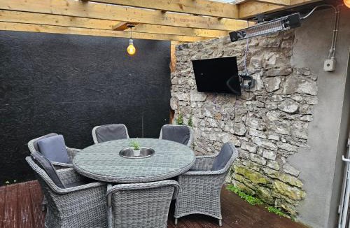 Galway City Centre Apartment | 4 Eyre Square Lane