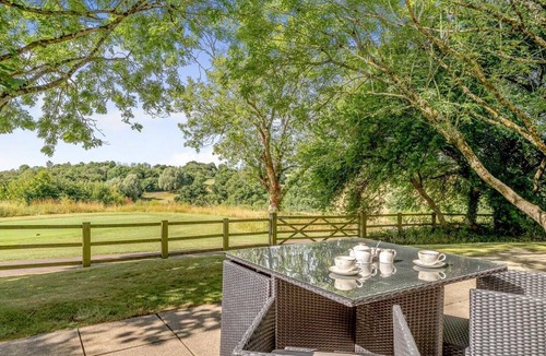 Newport Cottage | 5 Bed in Catsash (oc-u32331)