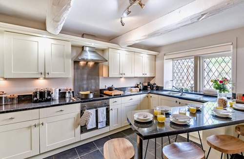 Halifax Cottage | 5 Bed in Halifax (oc-96061)