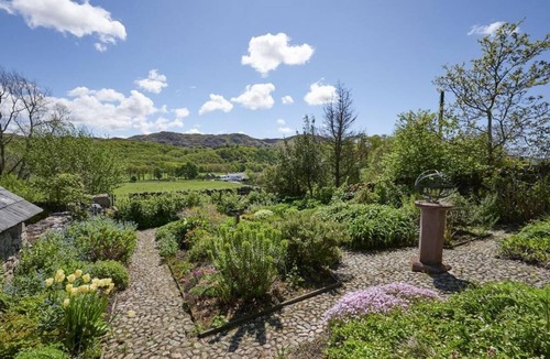 Eskdale Cottage | 5 Bed in Holmrook (oc-sz259)