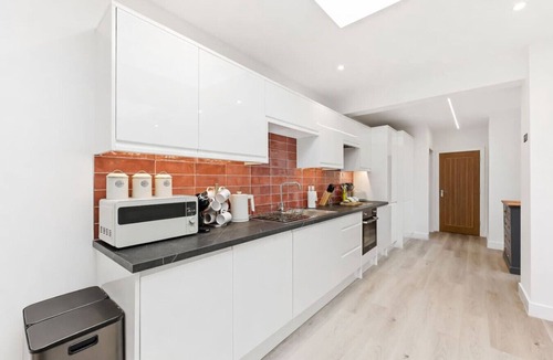 Northampton House | 5 Bedroom 4 Bath Annex Games Room Parking