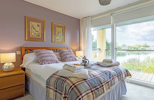 Cirencester Cottage | 5 bedroom accommodation in Somerford Keynes