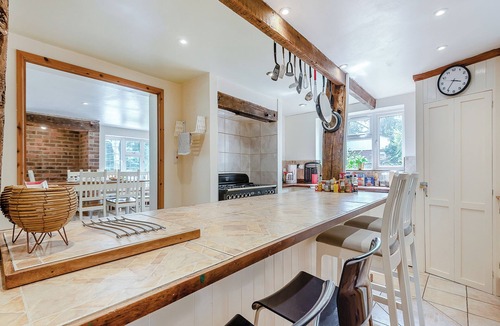 Dibden Cottage | 5 bedroom accommodation in Dibden, near Southampton