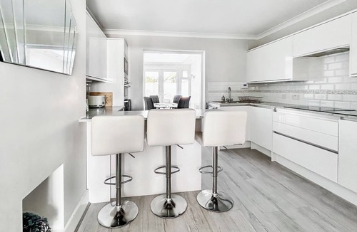 Worthing Cottage | 5 bedroom accommodation in Worthing