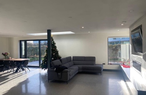 Dooradoyle House | 5 Bedroom very large suburban home.