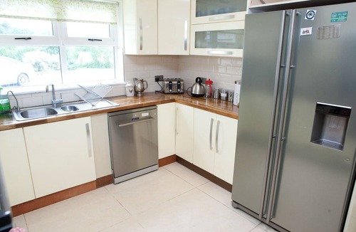 Slane Apartment | 6 bedroom house situated beside the River Boyne and Ramparts Walk close to Slane Bridge and 5 minute