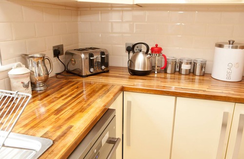 Slane Apartment | 6 bedroom house situated beside the River Boyne and Ramparts Walk close to Slane Bridge and 5 minute
