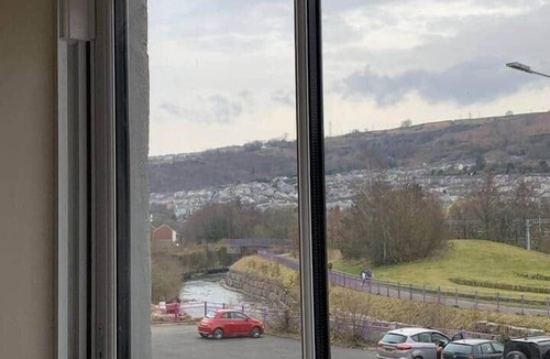 Mountain Ash Apartment | 6. Cresselly Inn - Twin or Double with Disabled Access