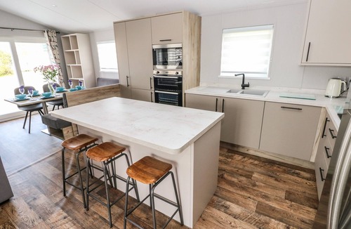Pendine Cottage | 69 THE PADDOCKS, pet friendly, country holiday cottage in Pendine
