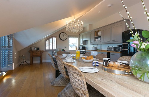 Carbis Bay Cottage | 7 FOUR SEASONS, pet friendly, luxury holiday cottage in Carbis Bay