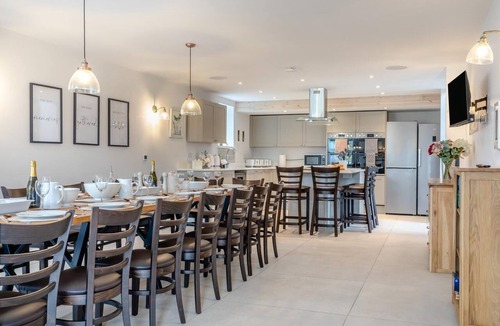 Newton Grange Cottage | 8 Bed in Buxton (oc-w34369)