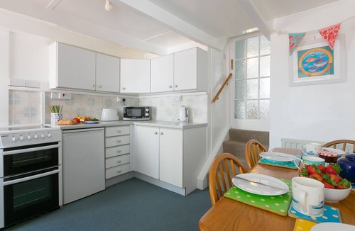 St Ives Cottage | 85 Back Road East, Downalong, St Ives – Sleeps 4 – Courtyard - Fisherman’s Cottage