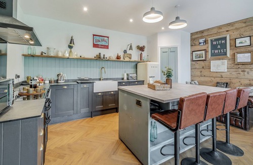 Potter Brompton Cottage | A celebration of restoration.