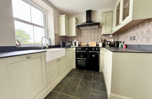 Tavernspite House | A detached period RURAL home with views, Sleeps 7.
