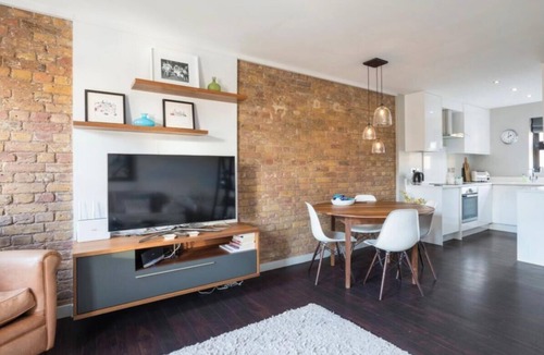 Cathedrals Apartment | A Luxurious Designer Apartment in the most historic part of central London.