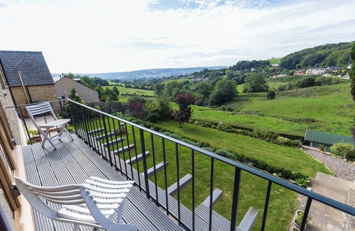 Randwick House | A spacious 5-bedroom countryside retreat with sweeping views across the valleys.