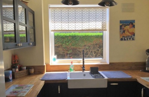Littlehampton Apartment | Adorable 1-bedroom apartment in beautiful Littlehampton, perfect for relaxing.