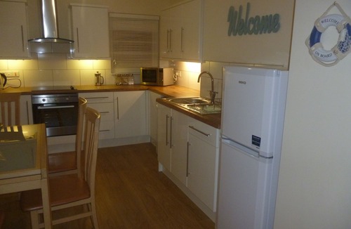 Carrickfergus Apartment | Ahoy Apartment Carrickfergus Front-line Sea-views and Super Comfy!