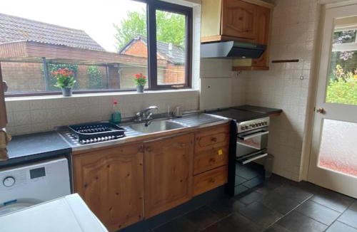 Ormeau Apartment | Ailes Two Bedrooms Townhouse - Free parking
