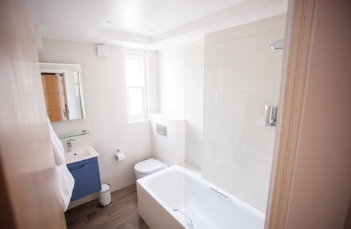 Kings Cross St. Pancras Apartment | Alma Studios are in central Islington. Only 5 minutes walk from Angel tube.