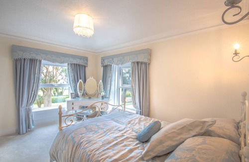 Whitehead Hotel | Altahammond House