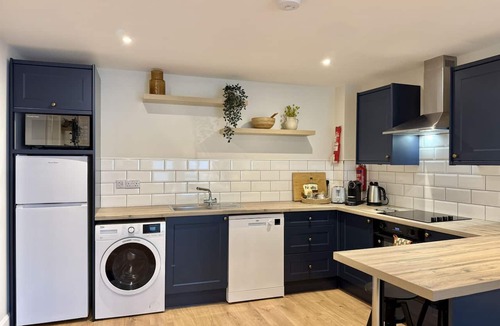 Clifden Cottage | Apartment 299 - Clifden - sleeps 2 guests in 1 bedroom